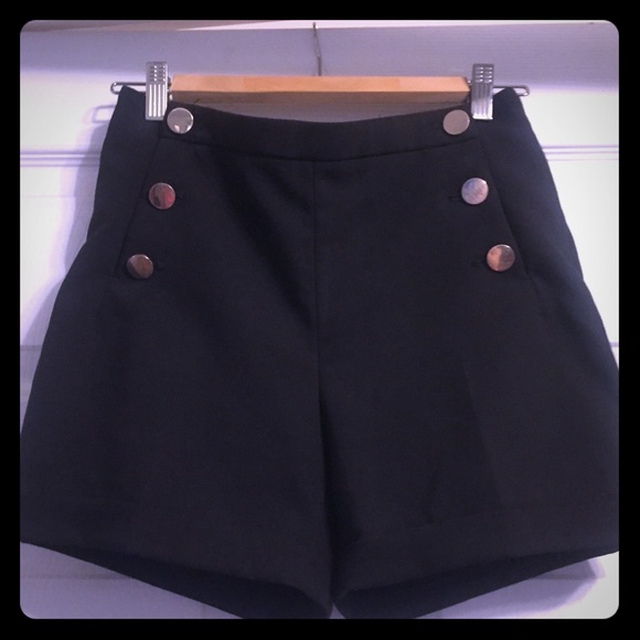 h&m black high waisted shorts